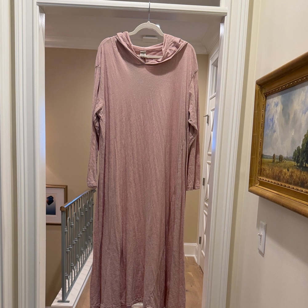 Magnolia Pearl maxi teeshirt Mauve Hoodie Dress(bw)